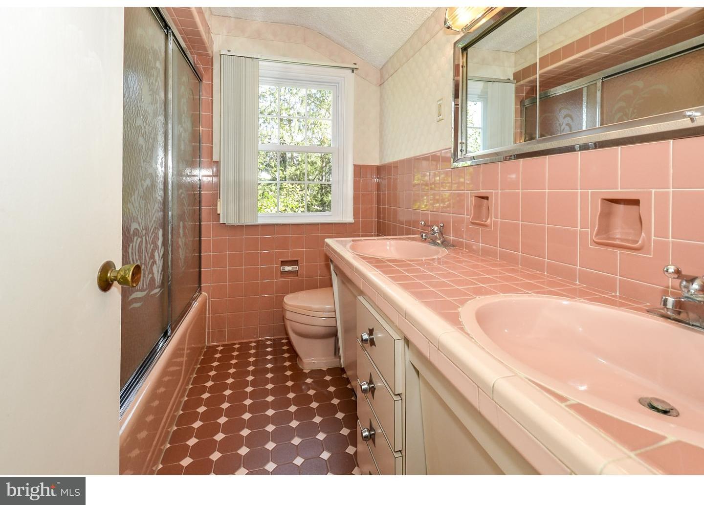 1214 Lois Road Ambler, PA 19002 - Photo 15 of 25 Bathroom