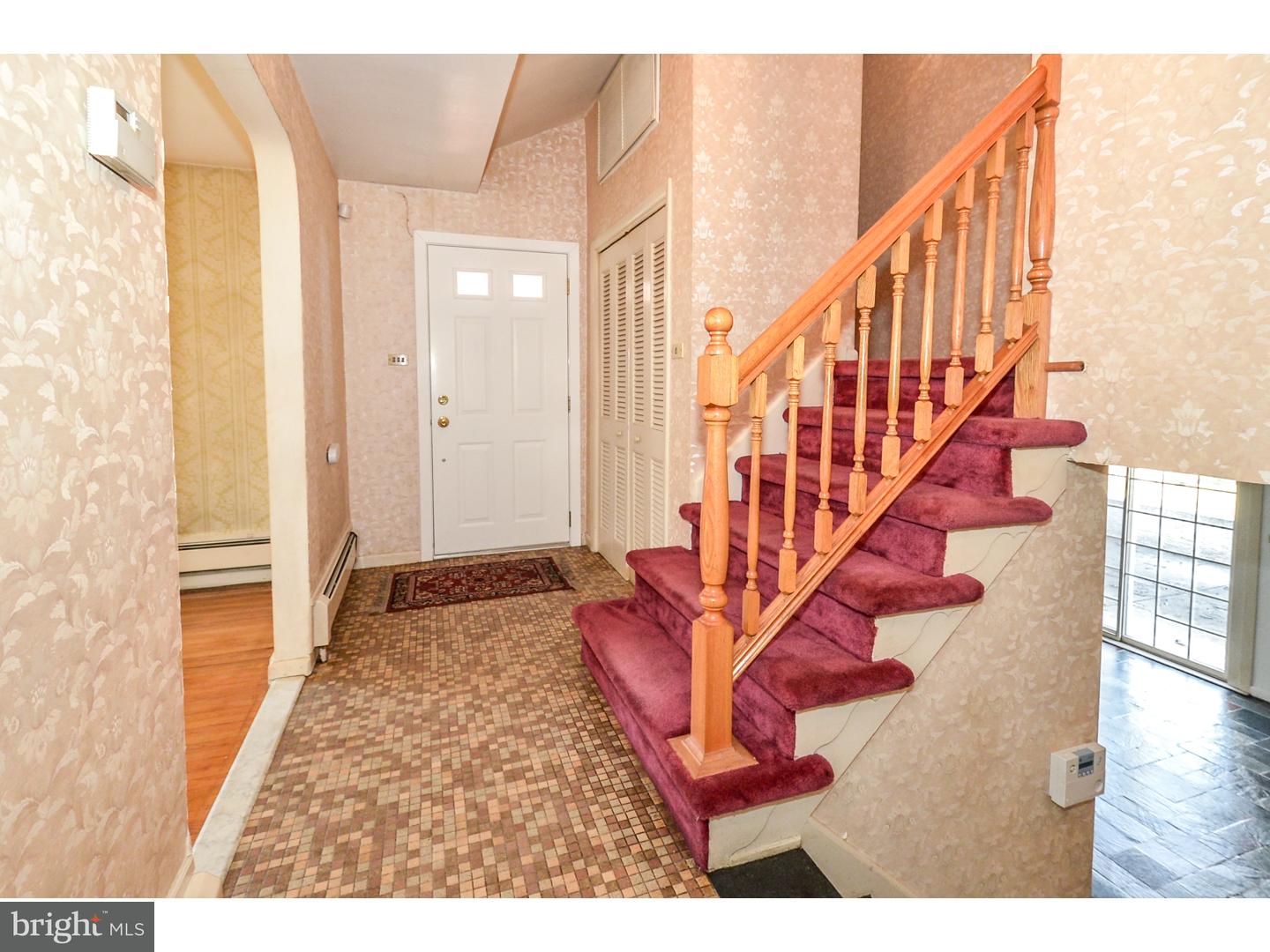 1214 Lois Road Ambler, PA 19002 - Photo 4 of 25 Foyer