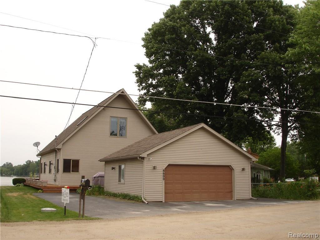 8600 Riverside Drive Brighton, MI 48116 - Photo 30 of 32 DSC03453.JPG