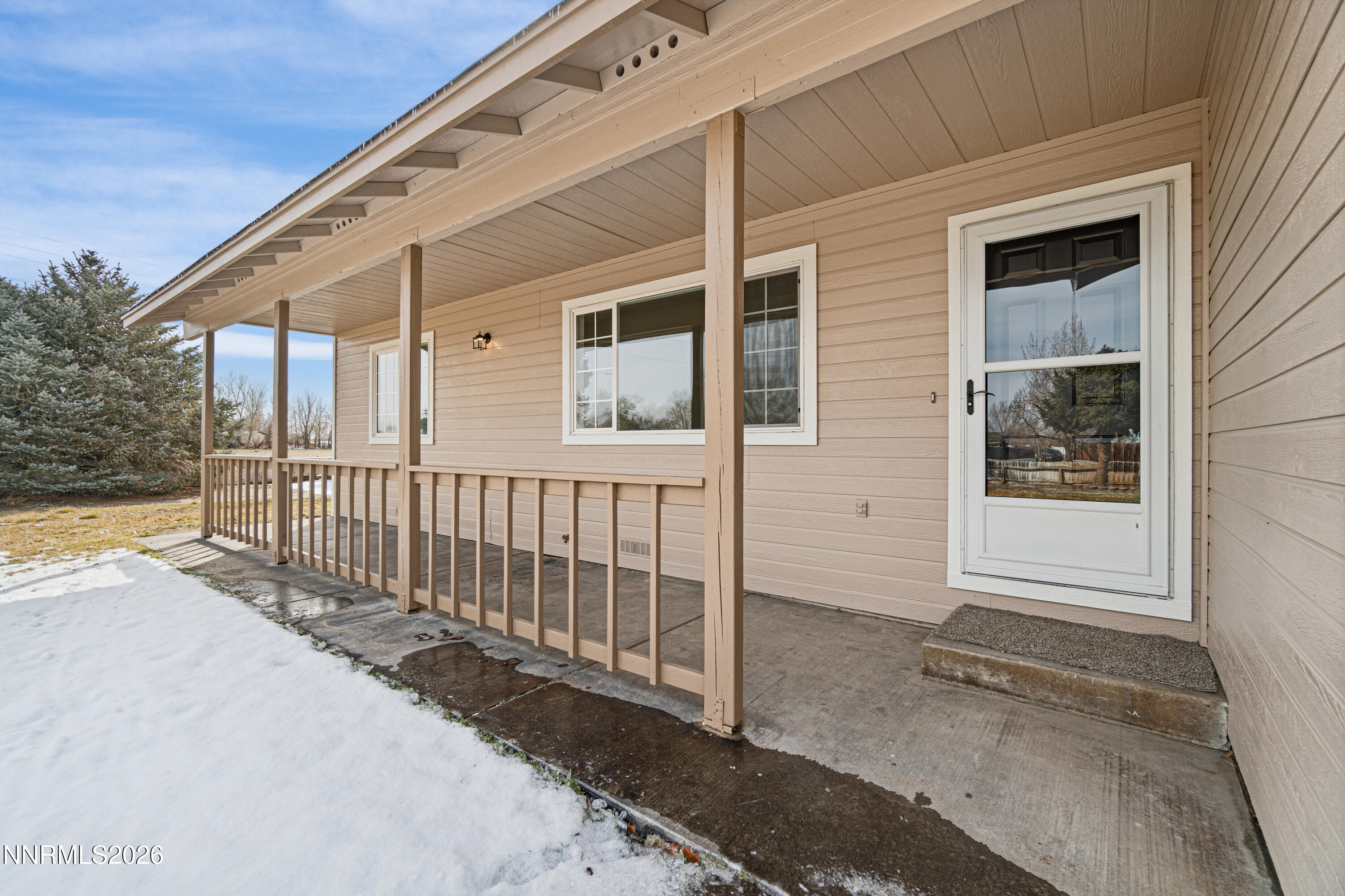 4015 Raven Drive Fallon, NV 89406 - Photo 5 of 29 a view of a house with a yard