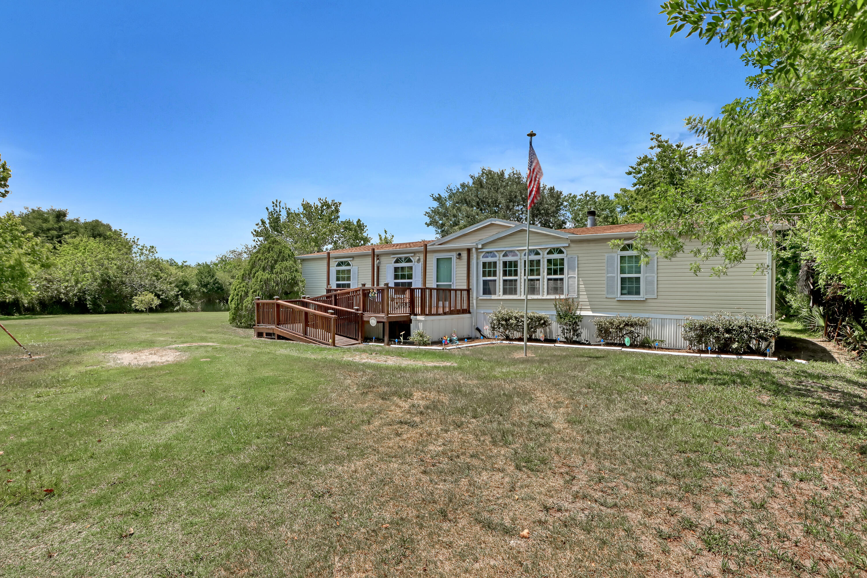 2146 Parrish Road Titusville, FL 32796 - Photo 4 of 50 2146 Parrish (5)