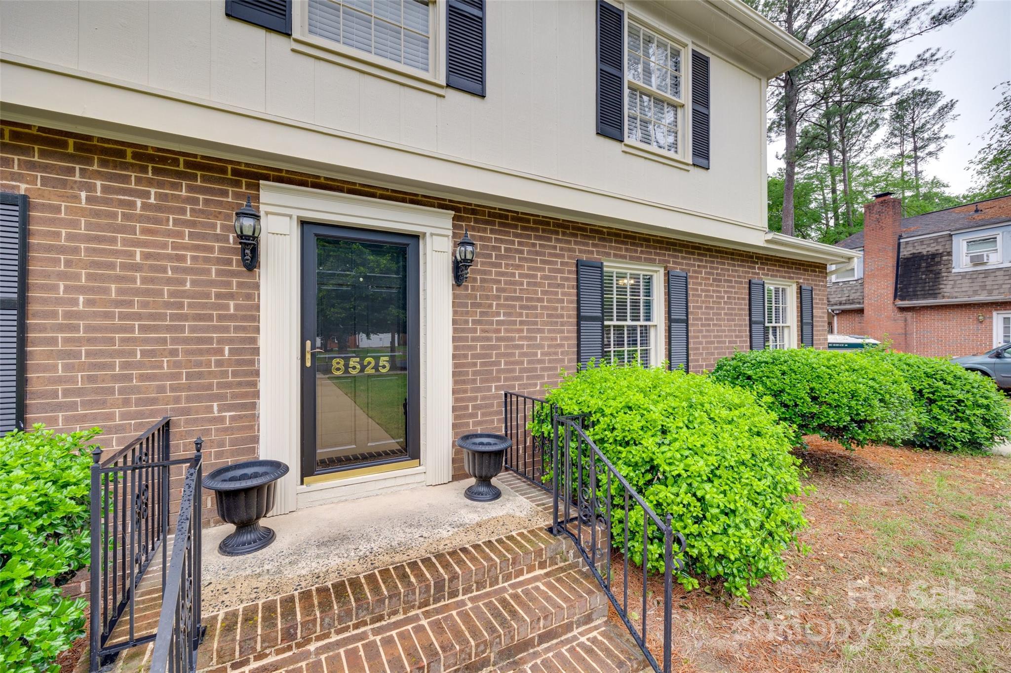8525 Castlekeep Road, Unit 26 Charlotte, NC 28226 - Photo 3 of 36 Gallery Image 3