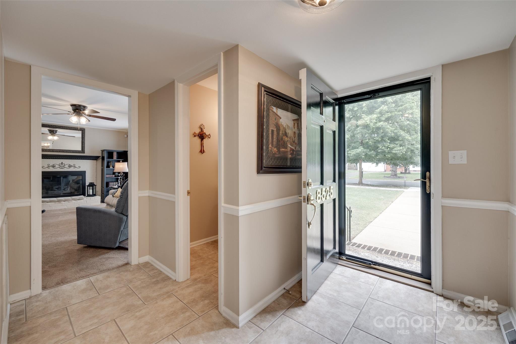 8525 Castlekeep Road, Unit 26 Charlotte, NC 28226 - Photo 4 of 36 Gallery Image 4