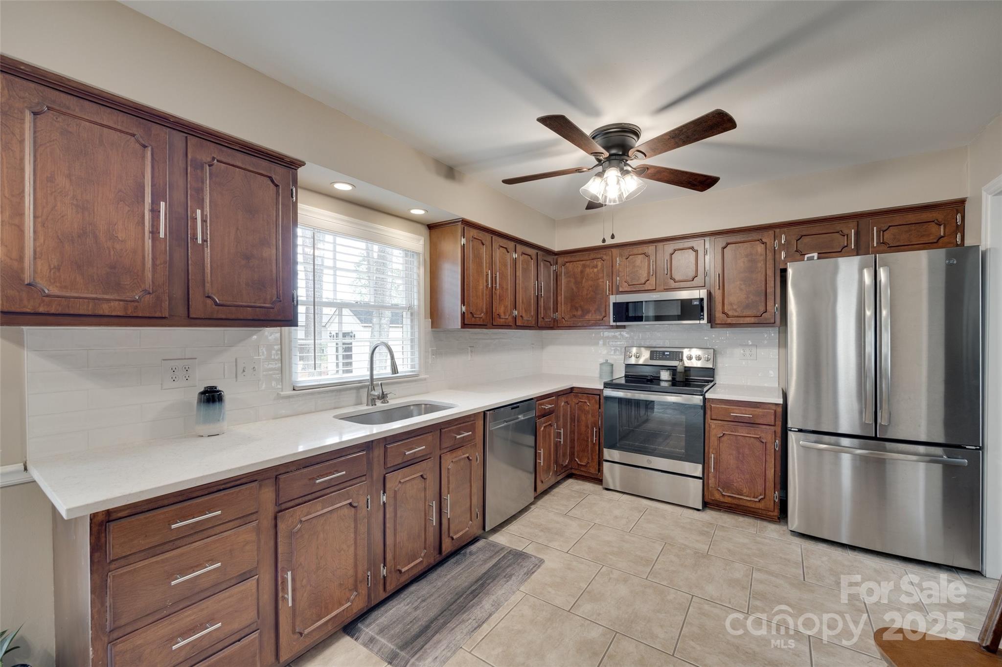 8525 Castlekeep Road, Unit 26 Charlotte, NC 28226 - Photo 10 of 36 Gallery Image 10