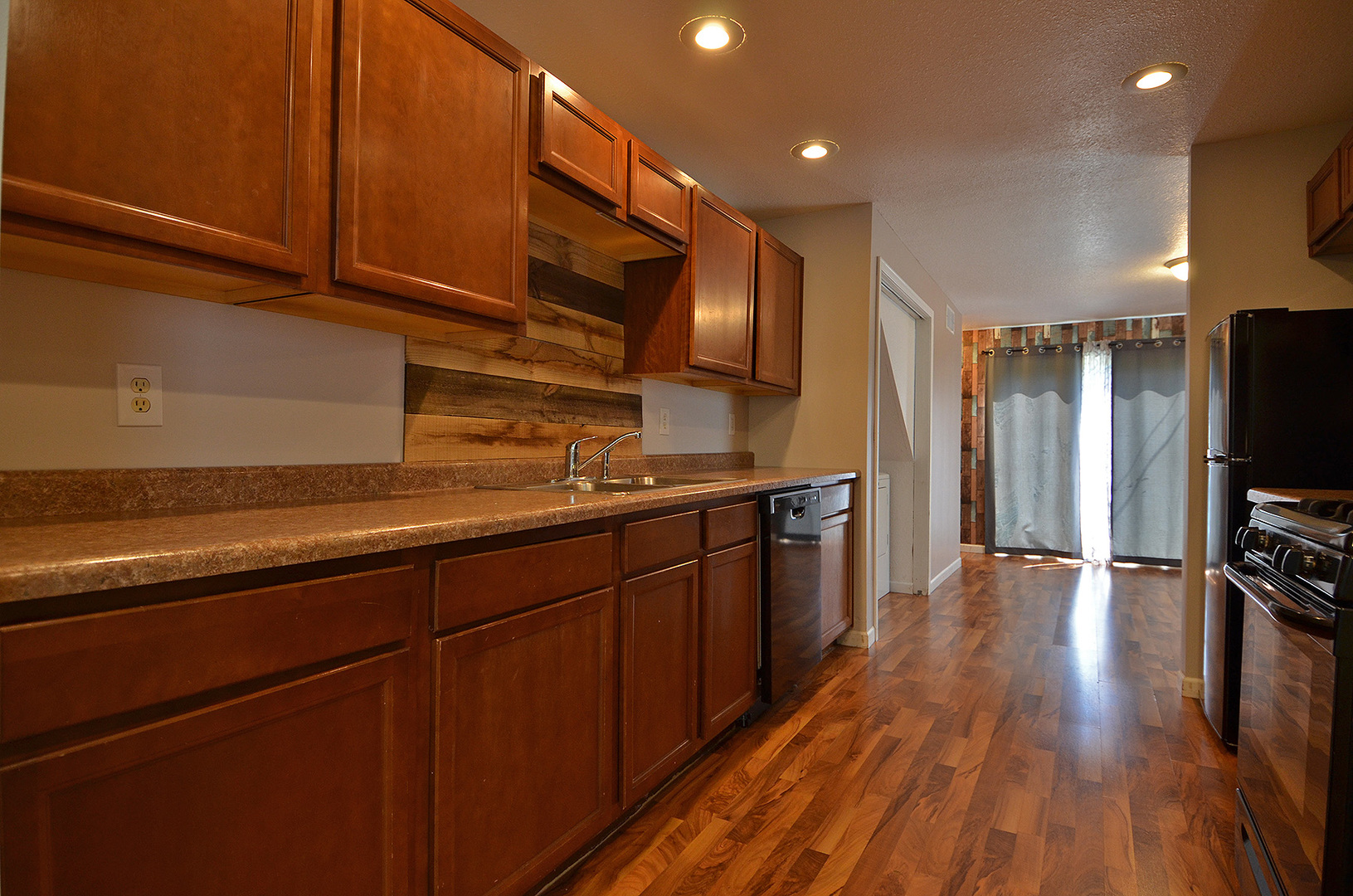 2116 Champlain Street Ottawa, IL 61350 - Photo 3 of 17