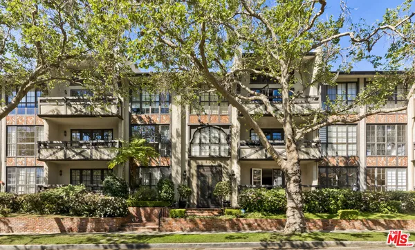 $6,500 | 133 South Oakhurst Drive, Unit 205, Beverly Hills, CA 90212