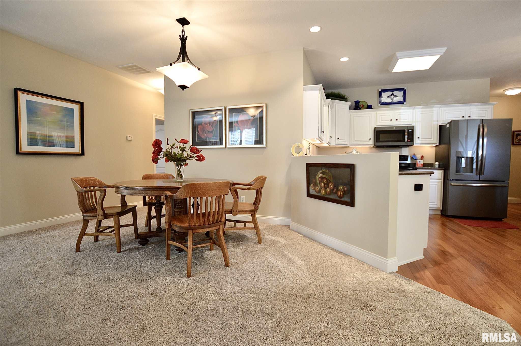 823 Longleaf Court Springfield, IL 62711 - Photo 5 of 27