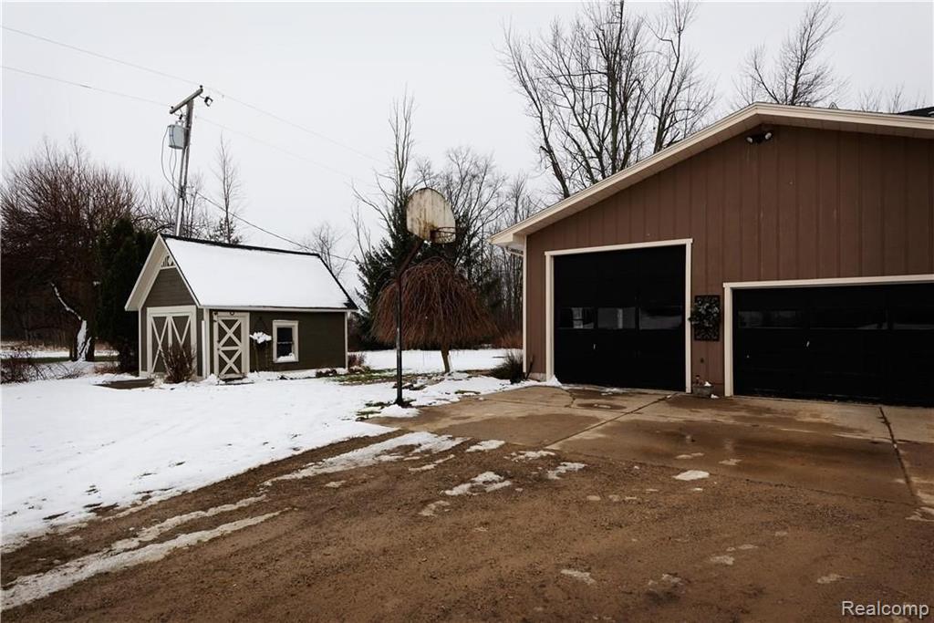 4550 Castle Road North Branch, MI 48461 - Photo 11 of 86