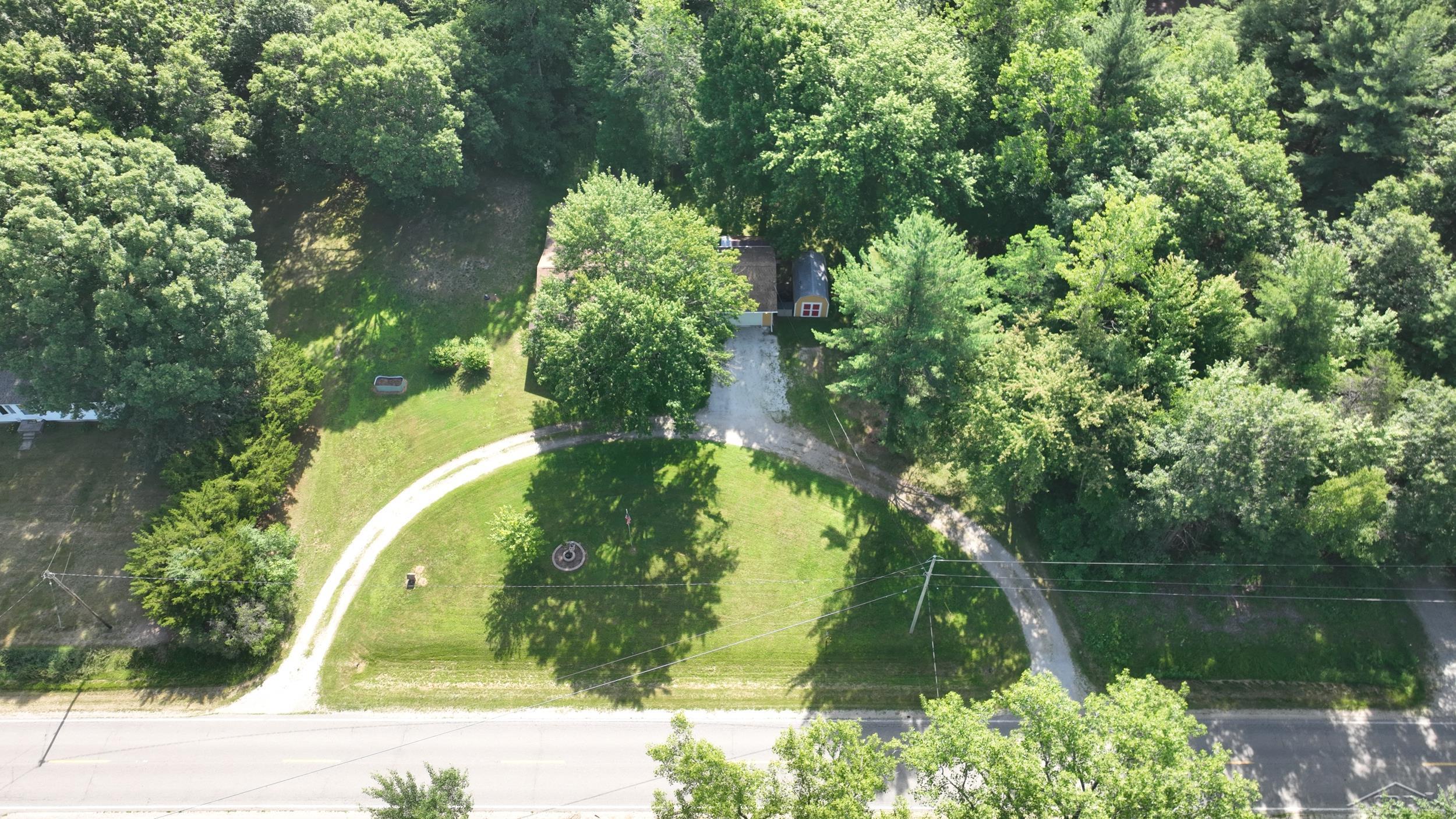549 South 8 Mile Road Midland, MI 48640 - Photo 14 of 55 50213614-f7d0c8da-cbe7-498a-a9bf-41e2e1ff8558.JPG