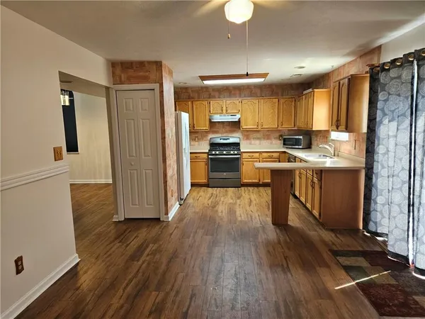 $2,000 | 301 Malcolm Court, Monroeville, PA 15146