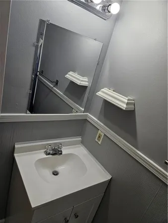 $2,000 | 301 Malcolm Court, Monroeville, PA 15146