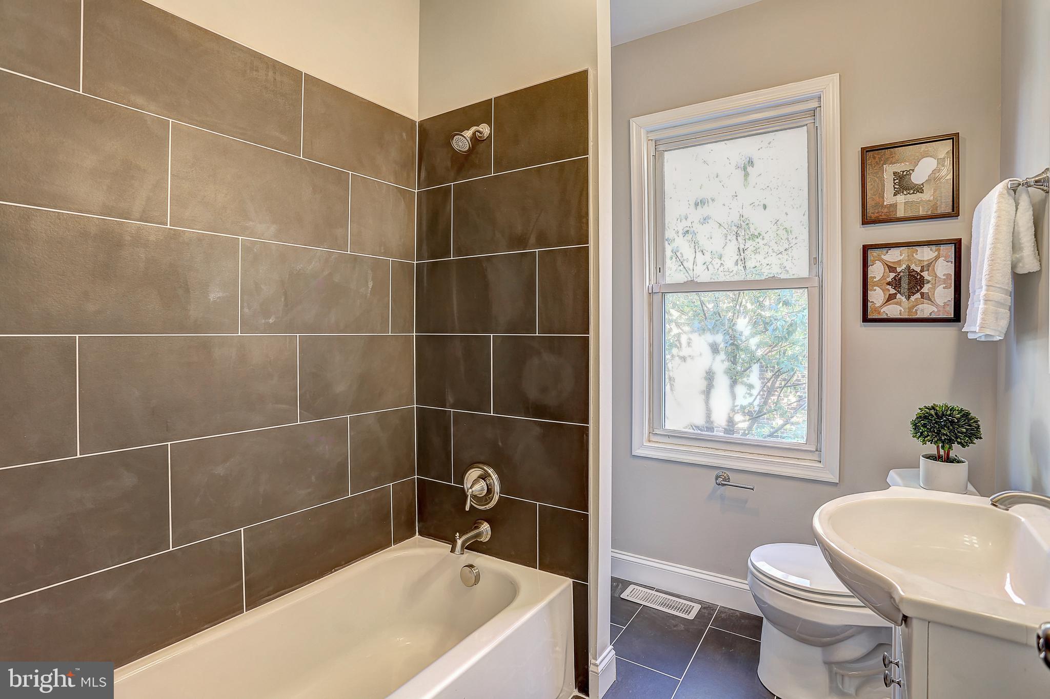203 West Edgevale Road Baltimore, MD 21225 - Photo 13 of 26