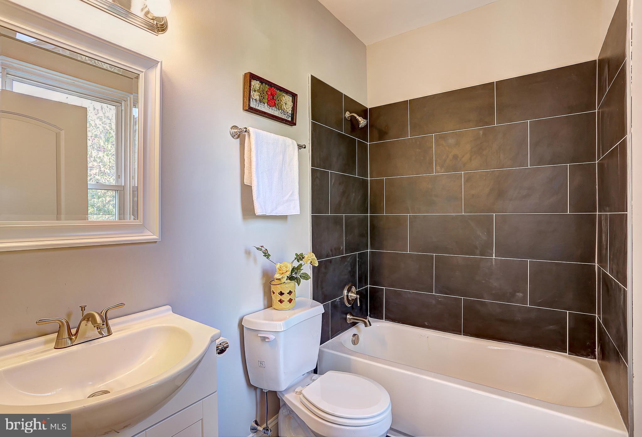 203 West Edgevale Road Baltimore, MD 21225 - Photo 4 of 26 updated baths