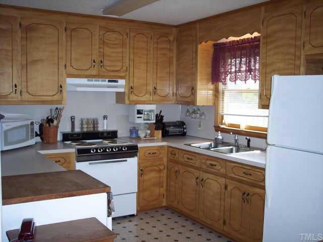 3002 Hamlin Road Durham, NC 27704 - Photo 3 of 10 Kitchen