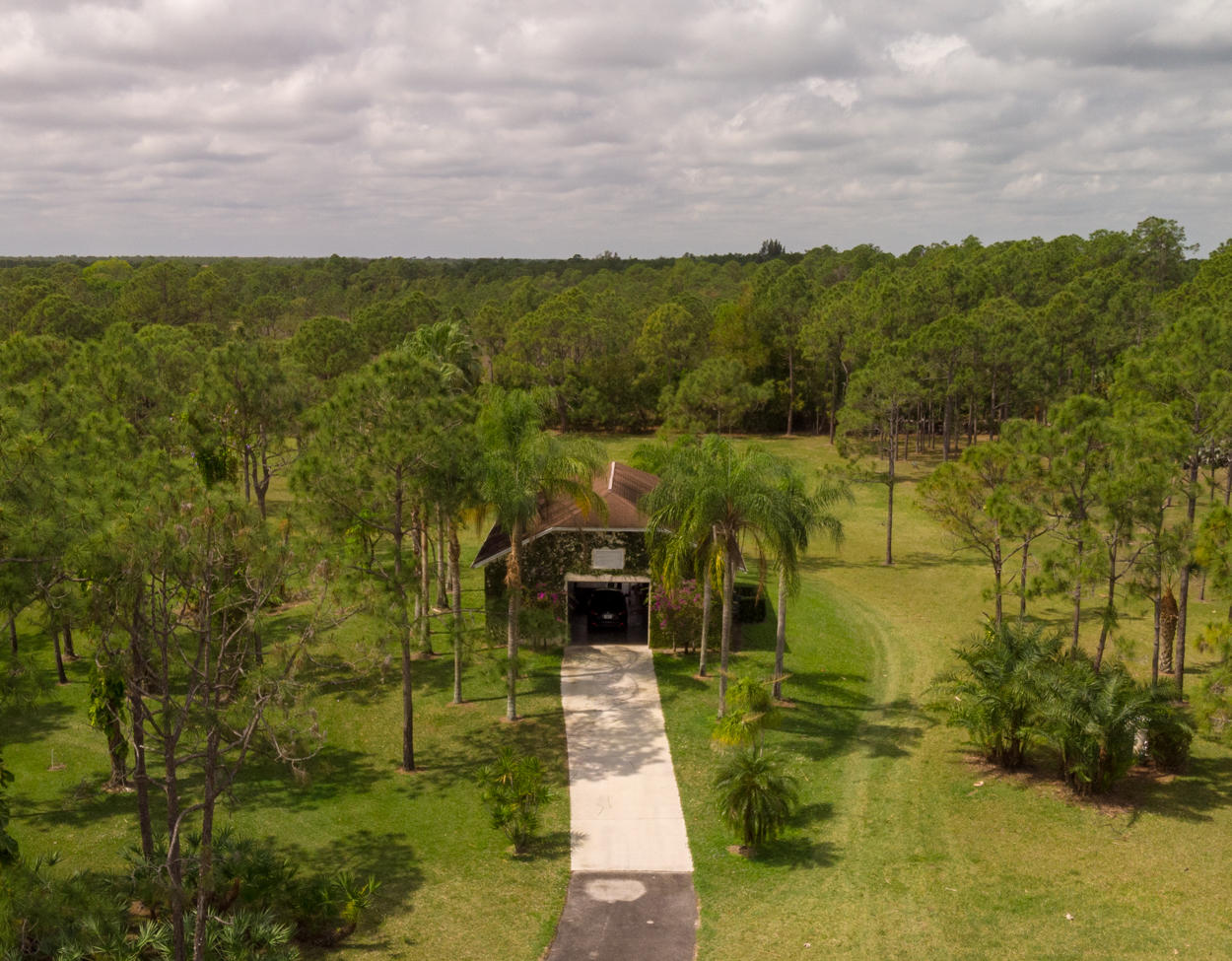 1200 Southeast Ranch Road South Jupiter, FL 33478 - Photo 5 of 59 Barn