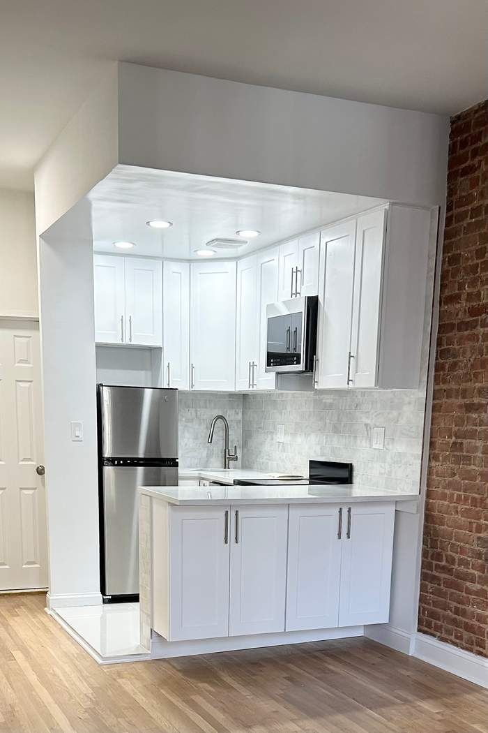 407 East 87th Street, Unit 3C Manhattan, NY 10128 - Photo 3 of 12