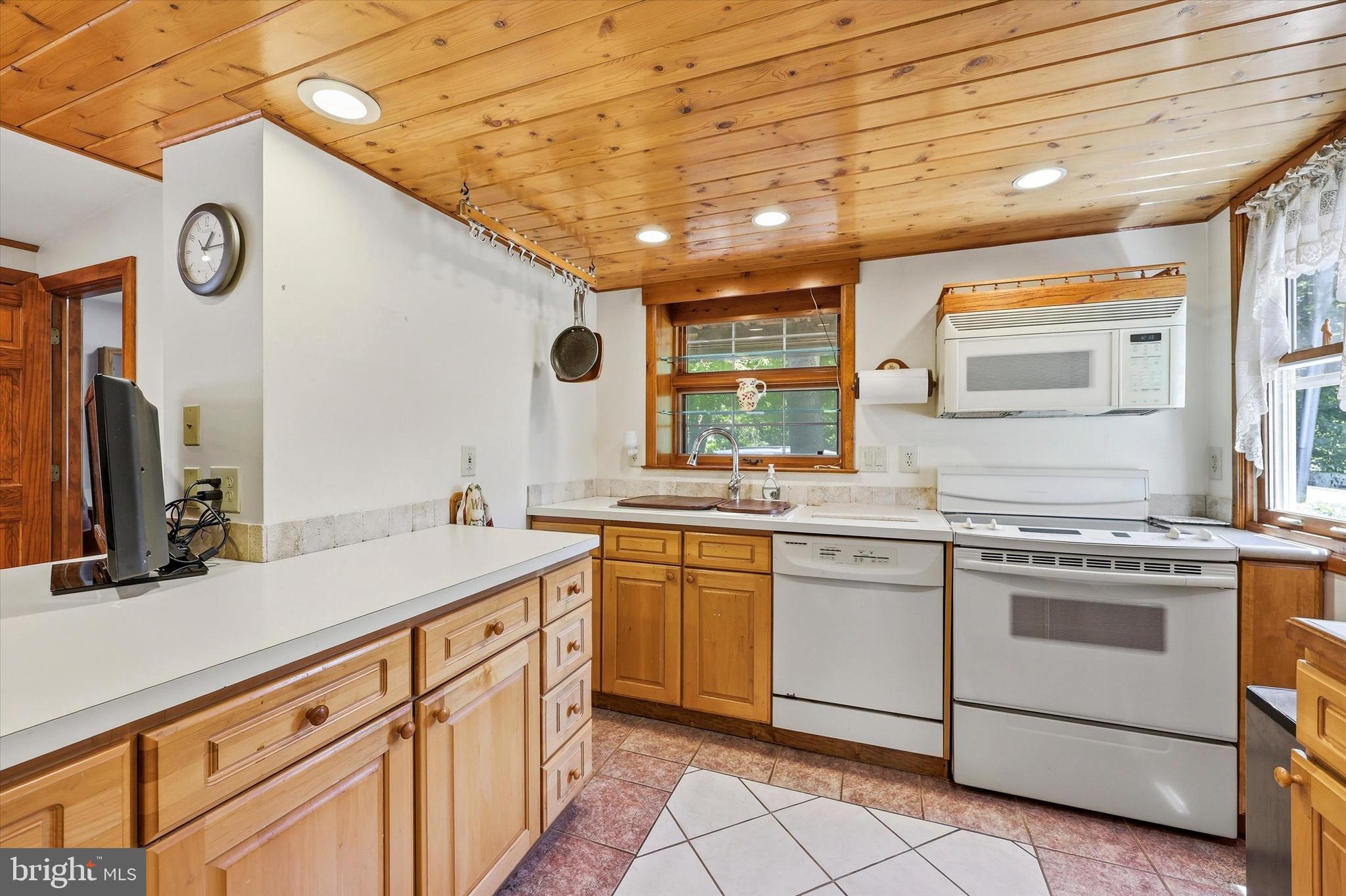 1437 Byberry Road Huntingdon Valley, PA 19006 - Photo 19 of 63