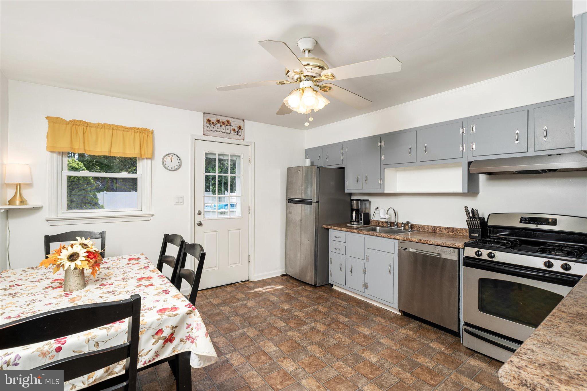 7 Doreen Road Hamilton, NJ 08690 - Photo 4 of 18 Gallery Image 4