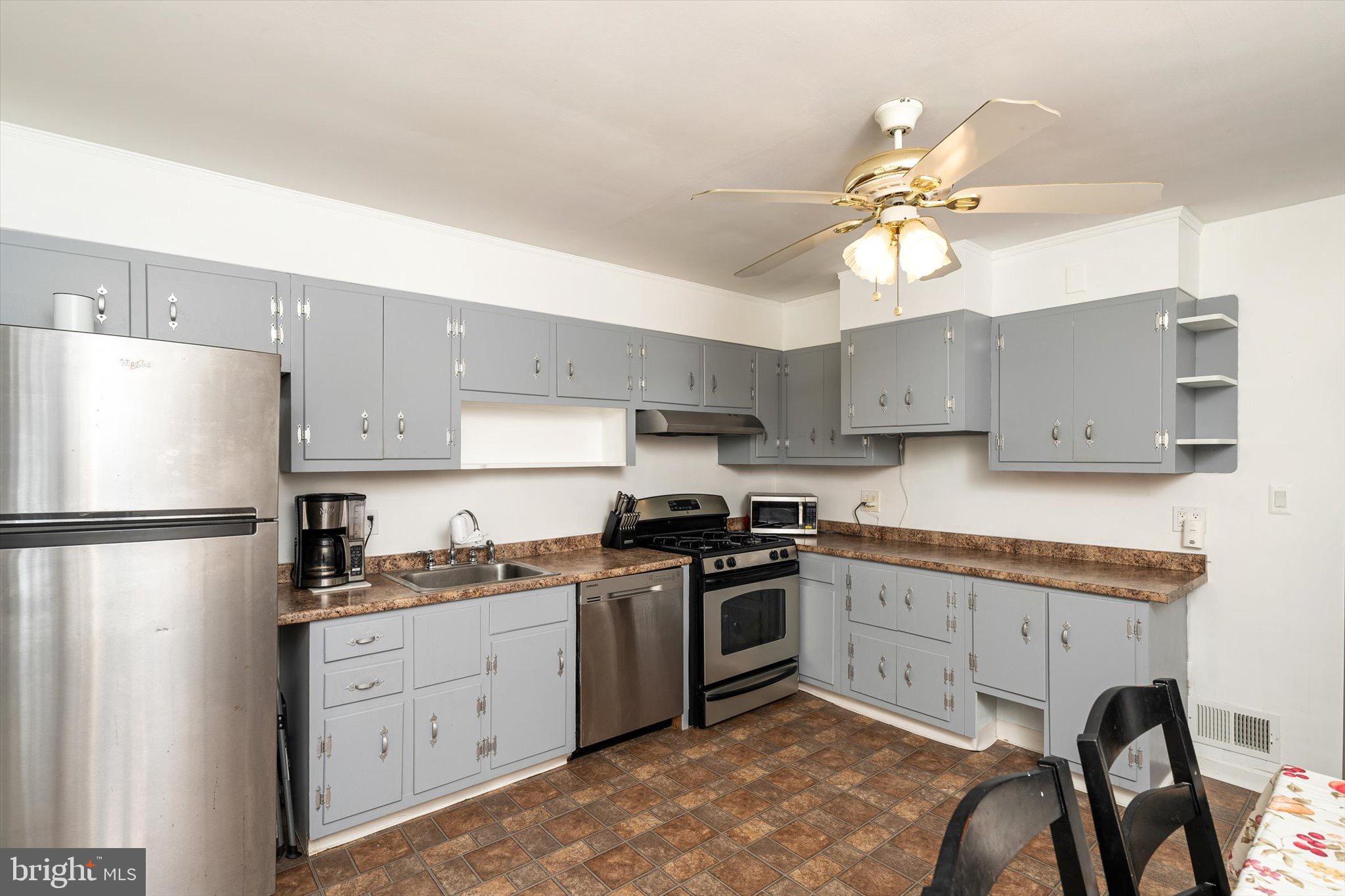 7 Doreen Road Hamilton, NJ 08690 - Photo 5 of 18 Gallery Image 5