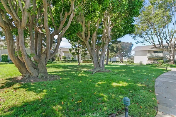 $548,000 | 8633 Portola Court, Unit 17E, Huntington Beach, CA 92646