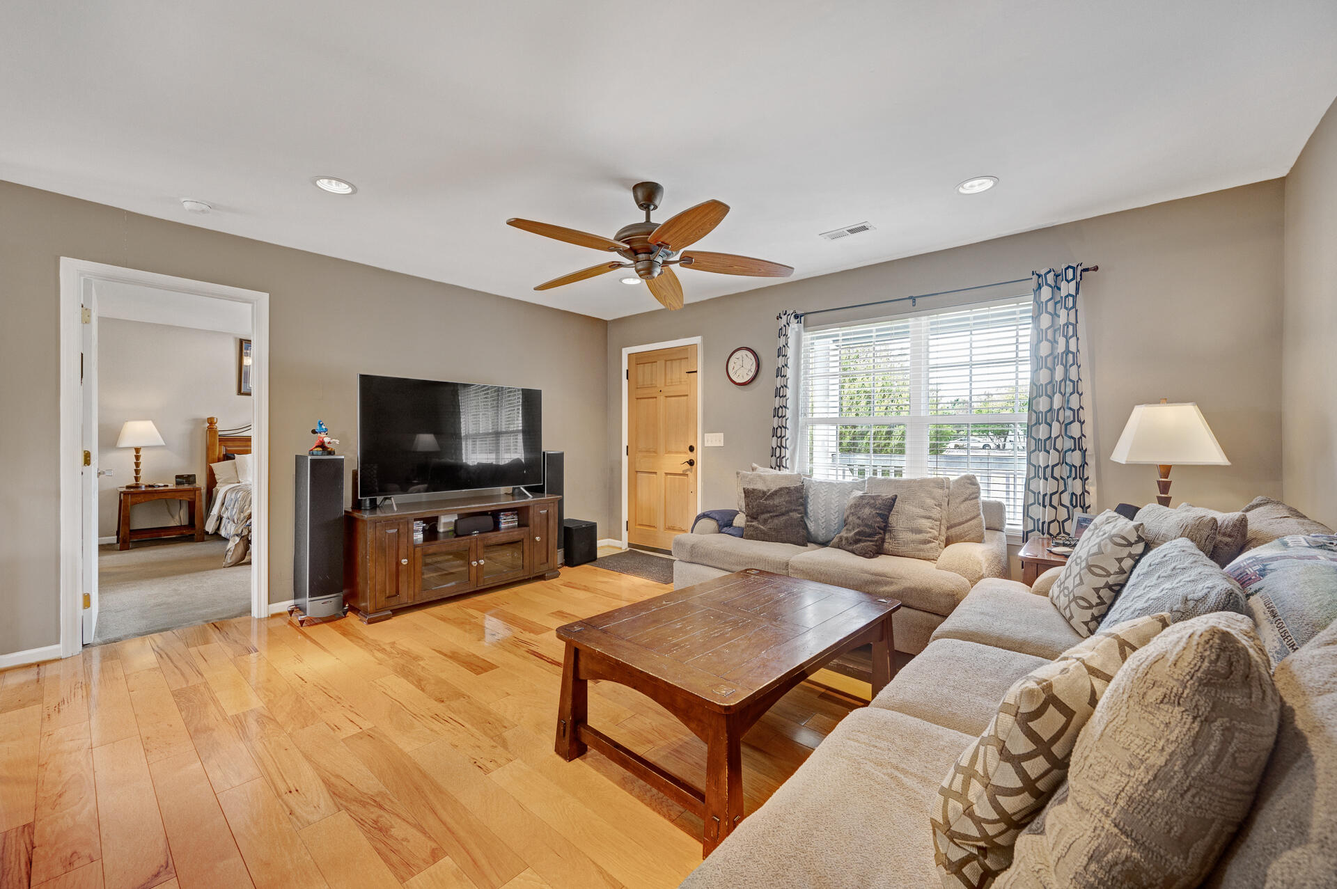 3942PossumCorner-04