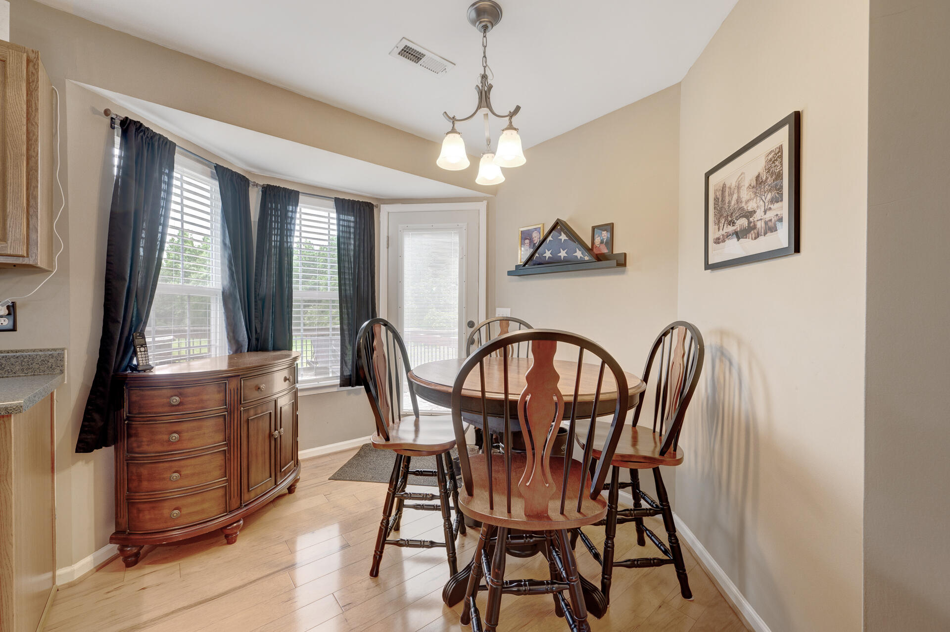 3942PossumCorner-06