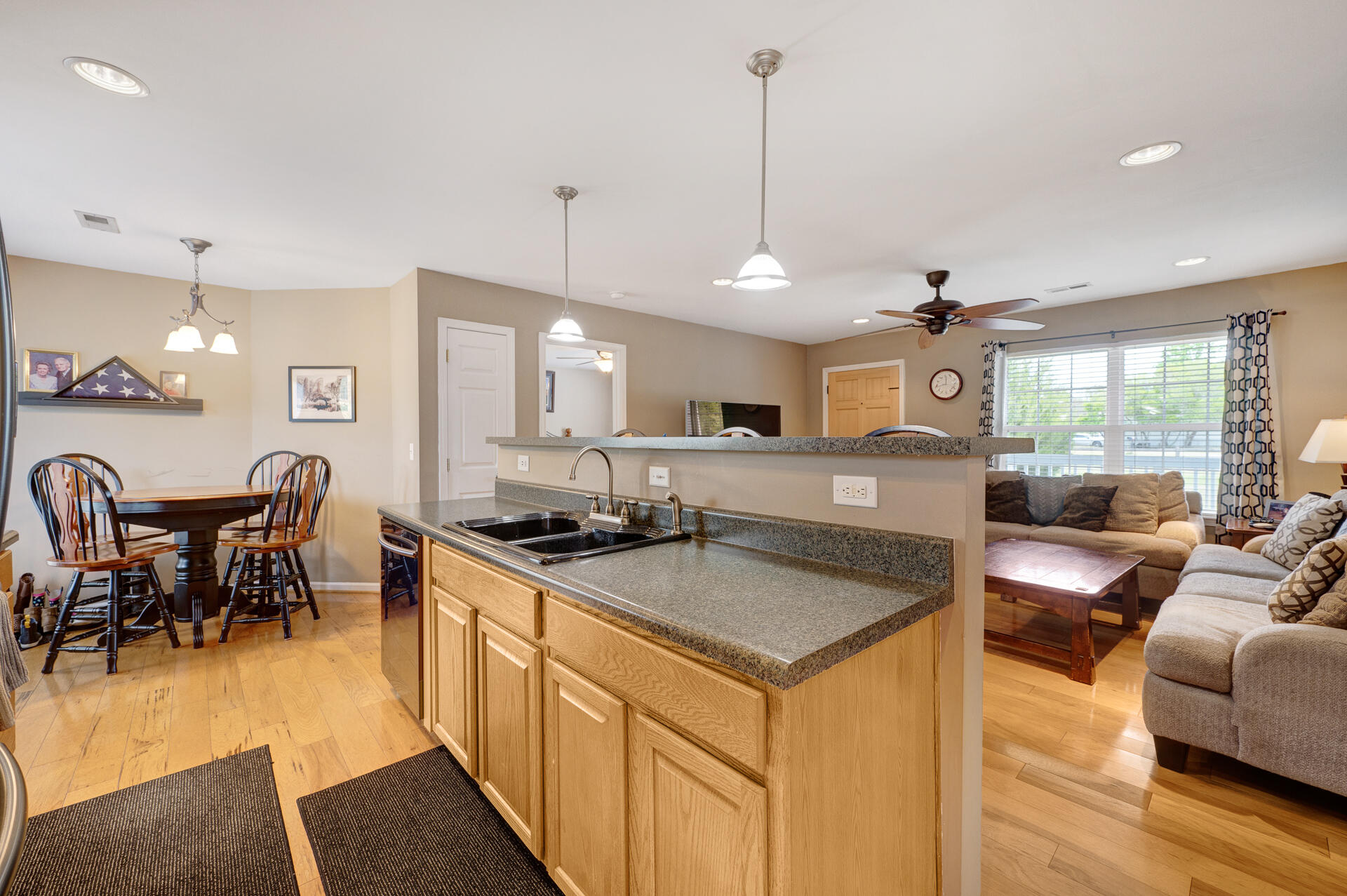 3942PossumCorner-07