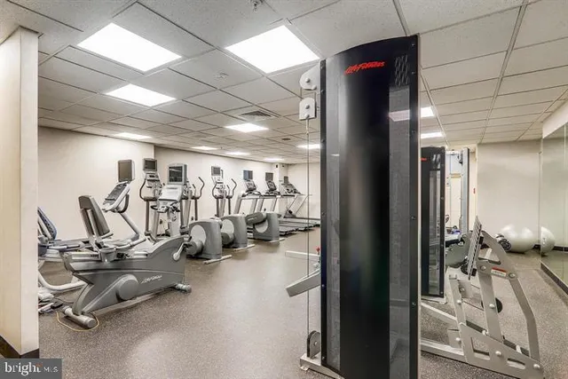 $2,100 | 7111 Woodmont Avenue, Unit 217, Bethesda, MD 20815