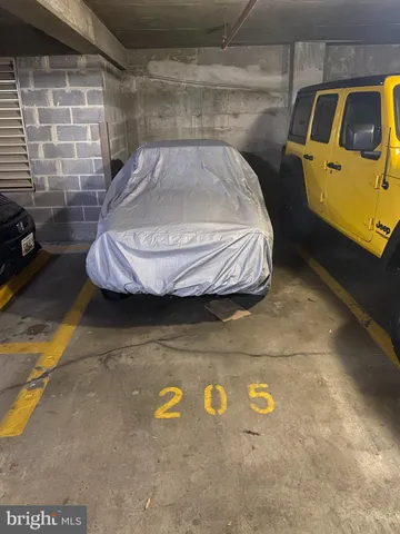 $2,100 | 7111 Woodmont Avenue, Unit 217, Bethesda, MD 20815