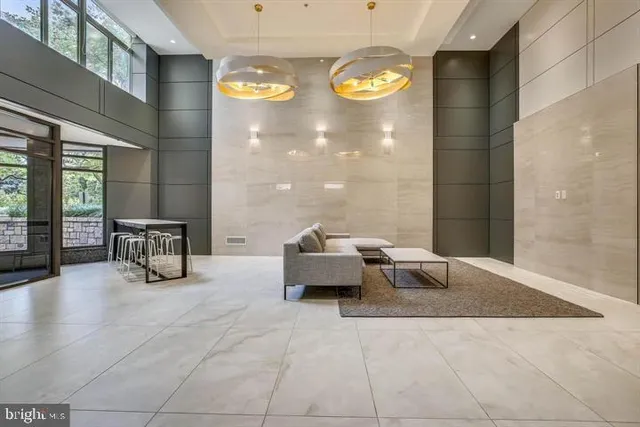 $2,100 | 7111 Woodmont Avenue, Unit 217, Bethesda, MD 20815