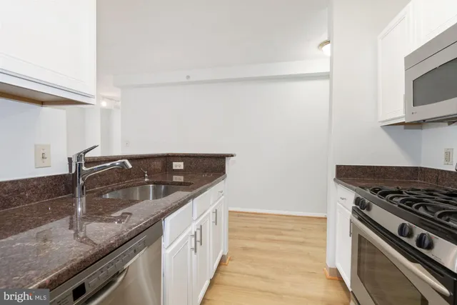 $2,100 | 7111 Woodmont Avenue, Unit 217, Bethesda, MD 20815