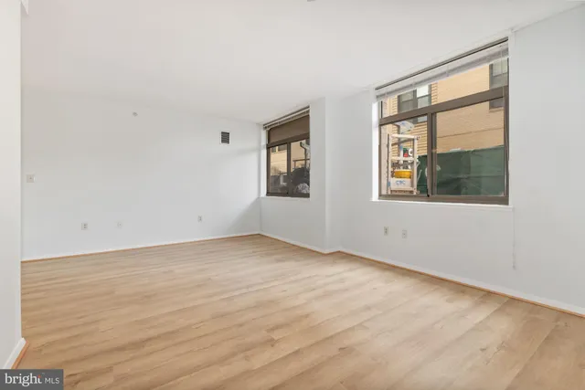 $2,100 | 7111 Woodmont Avenue, Unit 217, Bethesda, MD 20815