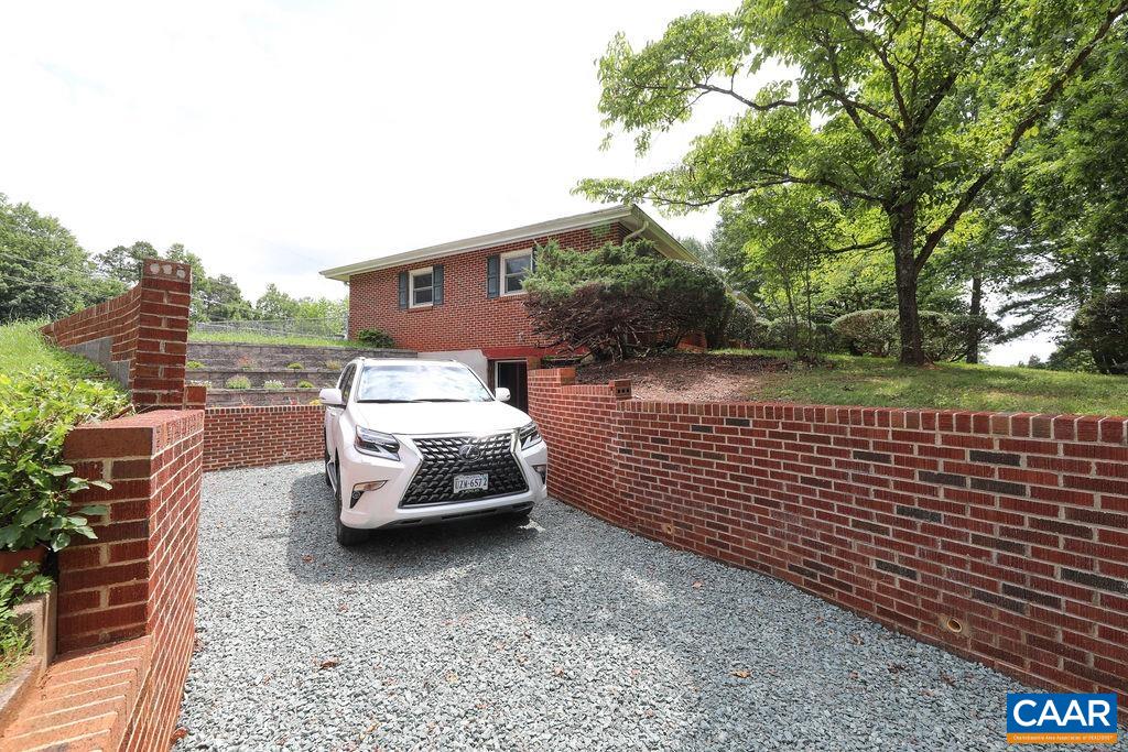 2190 Devonshire Road Charlottesville, VA 22901 - Photo 4 of 25 Gallery Image 4