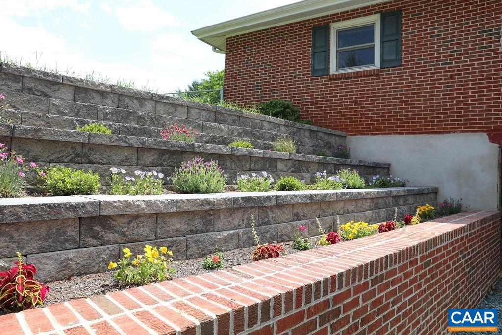 2190 Devonshire Road Charlottesville, VA 22901 - Photo 5 of 25 Gallery Image 5