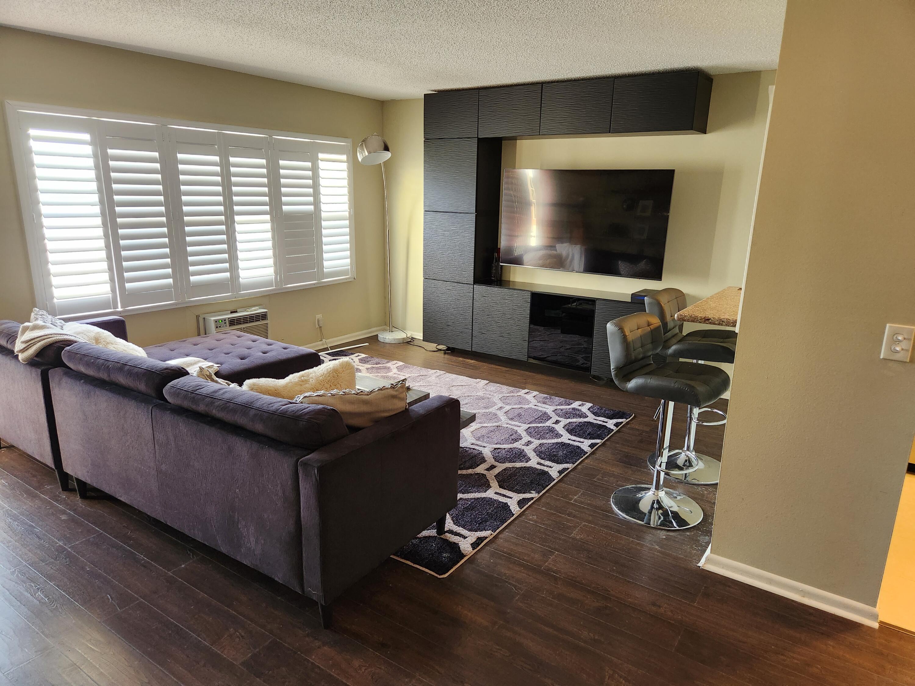 65 Preston F, Unit B Boca Raton, FL 33434 - Photo 3 of 21 LivRoom2