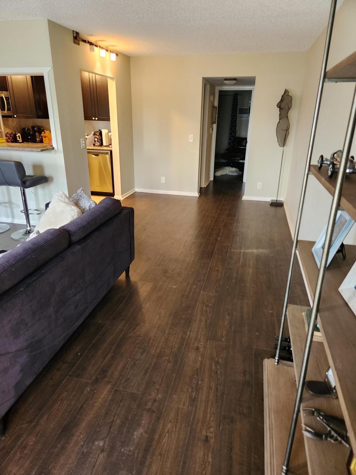 65 Preston F, Unit B Boca Raton, FL 33434 - Photo 6 of 21 LivRoom