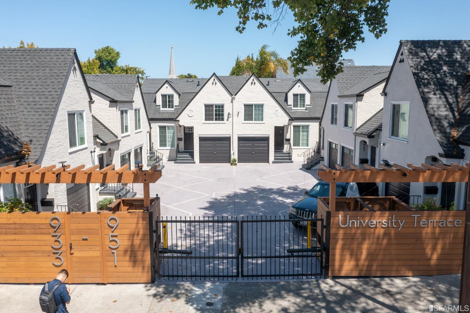 951 University Avenue Berkeley, CA 94710 - Photo 2 of 34 a view of a white building among the street