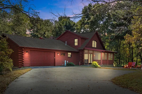 $749,000 | 237 Oakbrook Drive, Wisconsin Dells, WI 53965