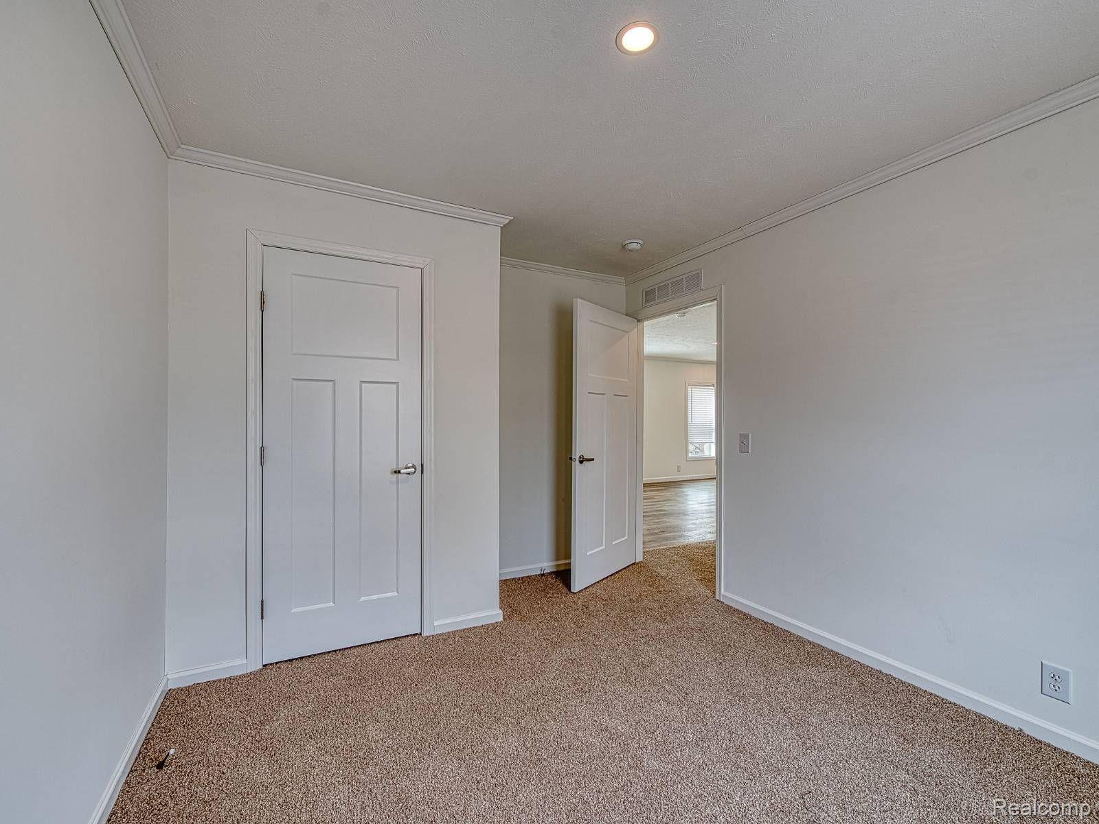 33151 Fort Road Rockwood, MI 48173 - Photo 20 of 25 Gallery Image 20