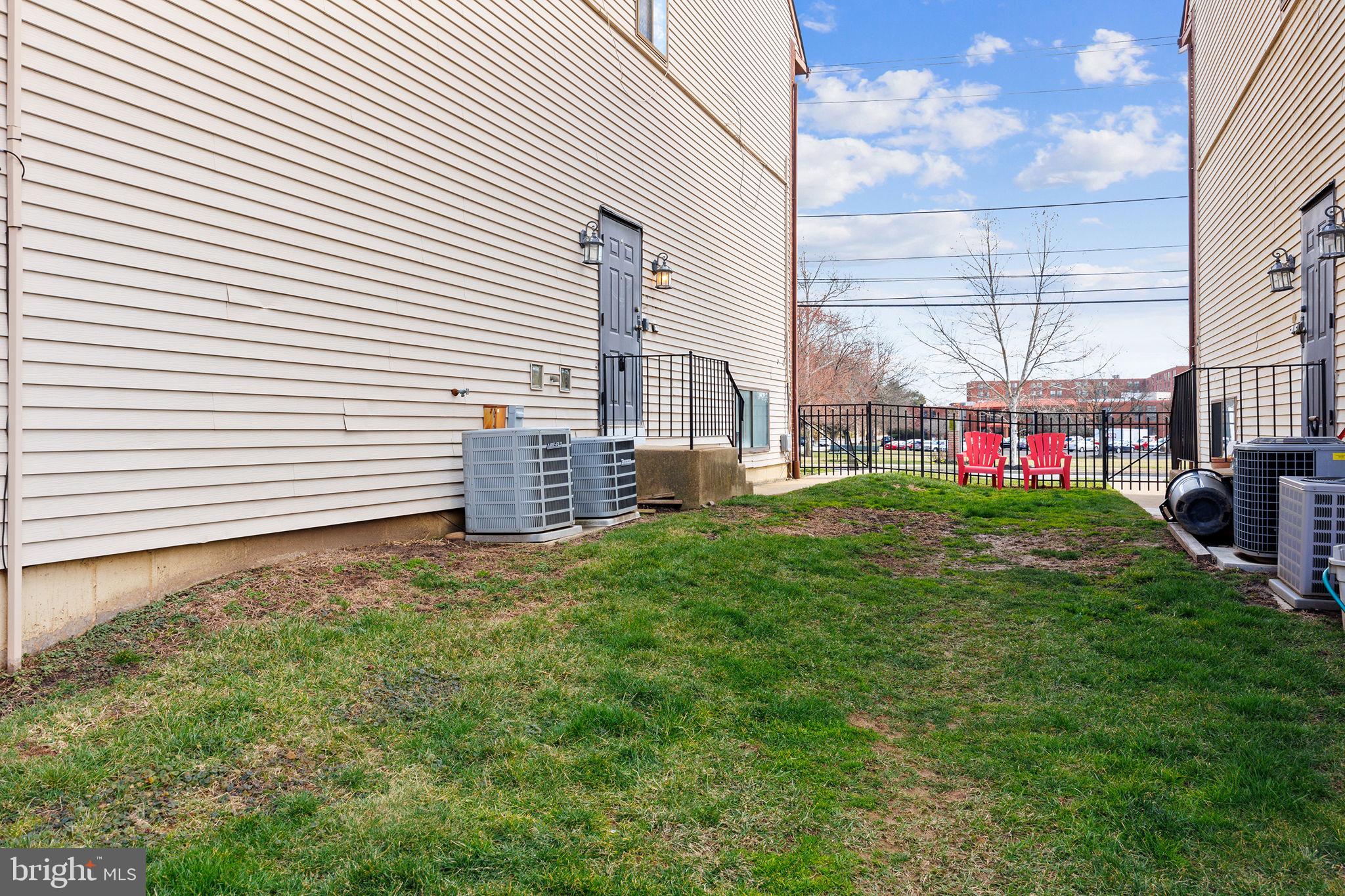 9580 State Rd., Unit 36B Philadelphia, PA 19114 - Photo 5 of 28 Exterior Side