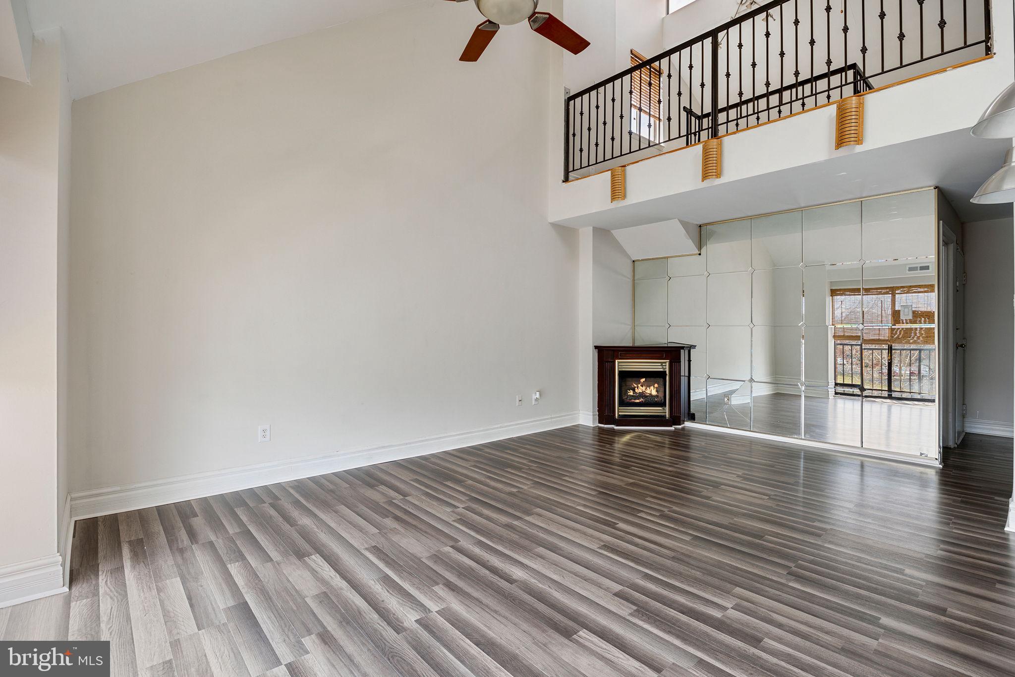 9580 State Rd., Unit 36B Philadelphia, PA 19114 - Photo 7 of 28 Living Room