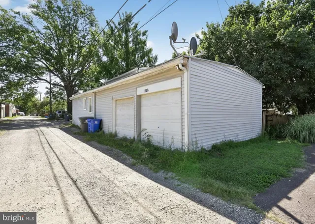 a view of a back yard of the house