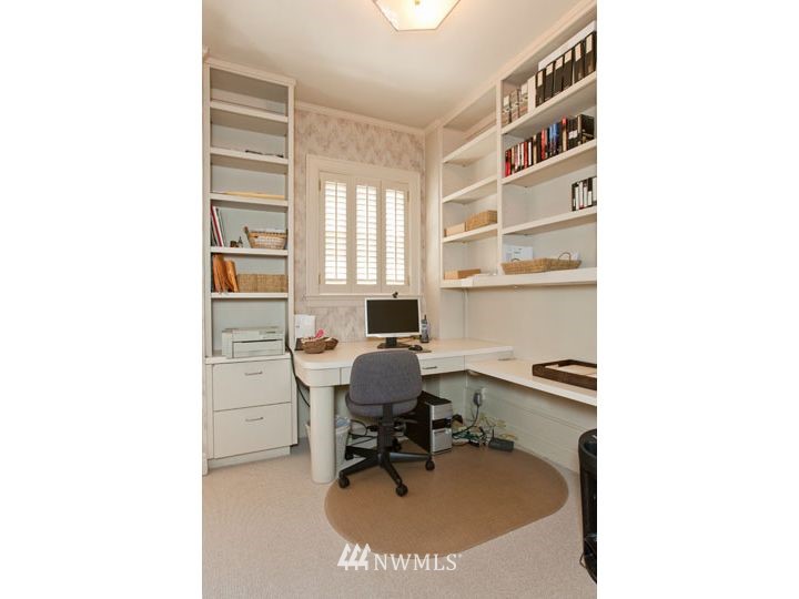 1223 Spring Street, Unit 200 Seattle, WA 98104 - Photo 13 of 20