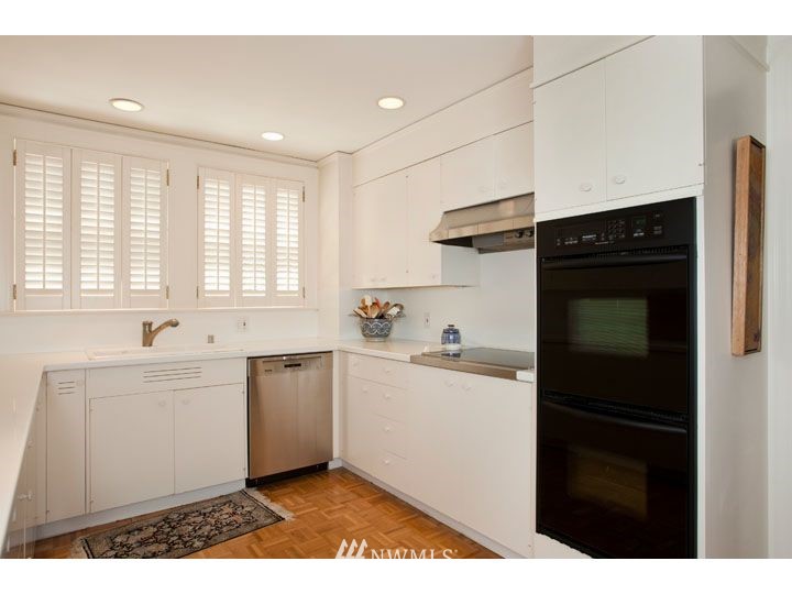 1223 Spring Street, Unit 200 Seattle, WA 98104 - Photo 8 of 20