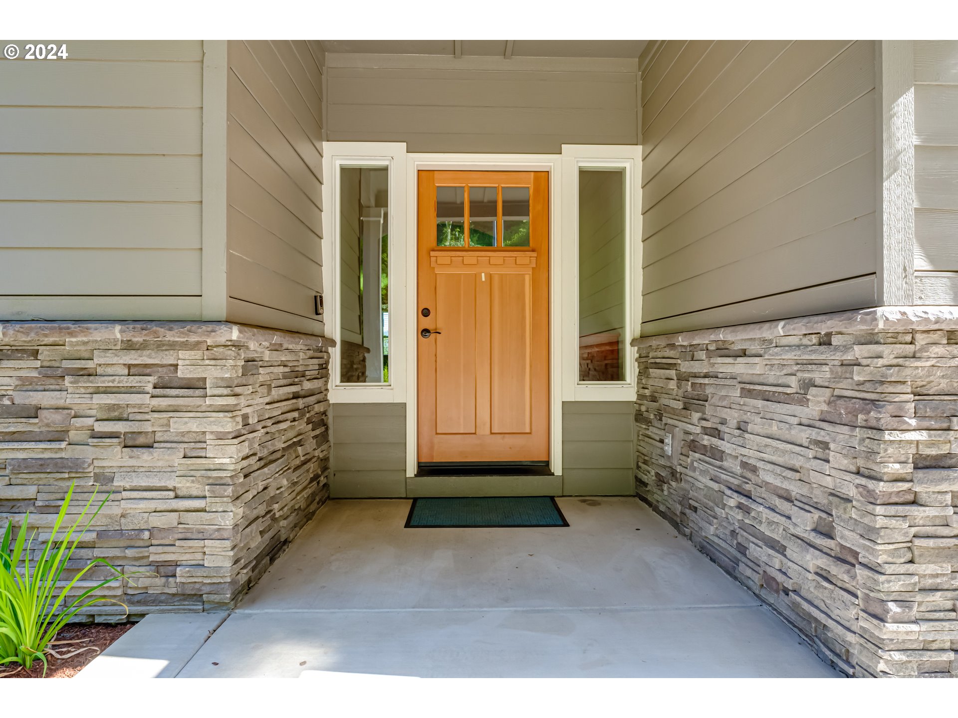 6362 Forest Ridge Drive Springfield, OR 97478 - Photo 4 of 44 a view of outdoor space and brick wall