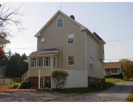 109 Sunnyside Road New Castle, PA 16102 - Photo 2 of 13 Exterior Back.