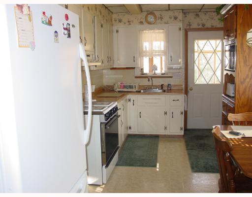 109 Sunnyside Road New Castle, PA 16102 - Photo 6 of 13 Kitchen.