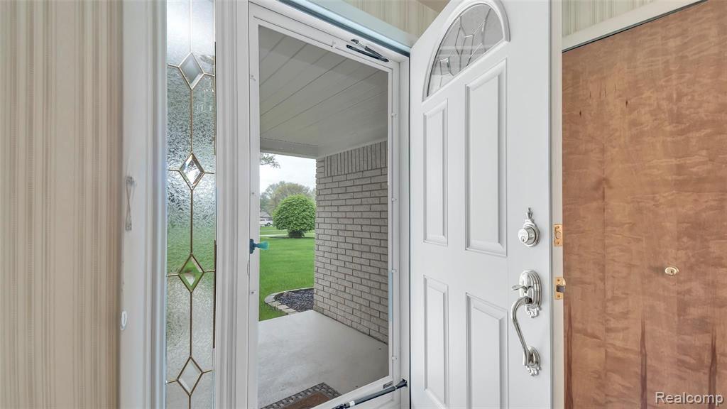 22728 Meadowbrook Road Novi, MI 48375 - Photo 6 of 34