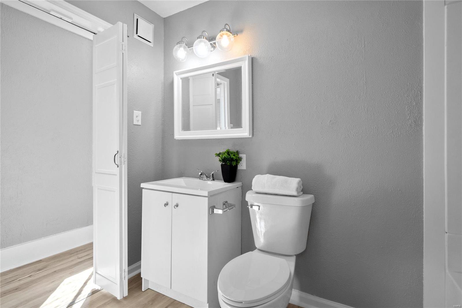 614 South Church Street Belleville, IL 62220 - Photo 12 of 31