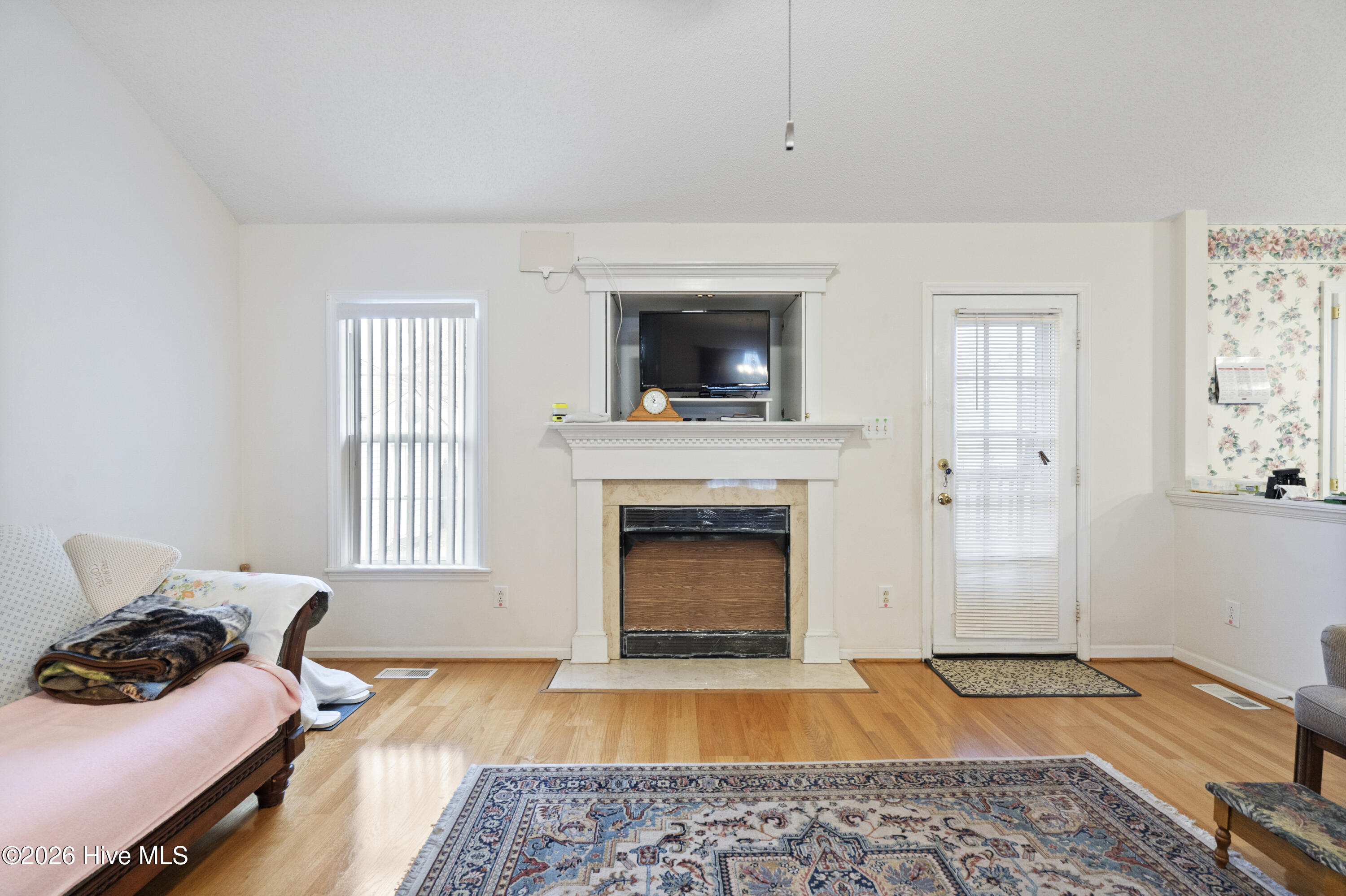 4211 Yarmouth Road New Bern, NC 28562 - Photo 5 of 25 Living Area